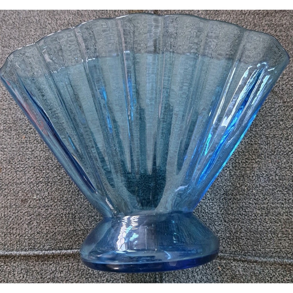 Vintage Blue Glass Stretch Fan Vase Countrycore